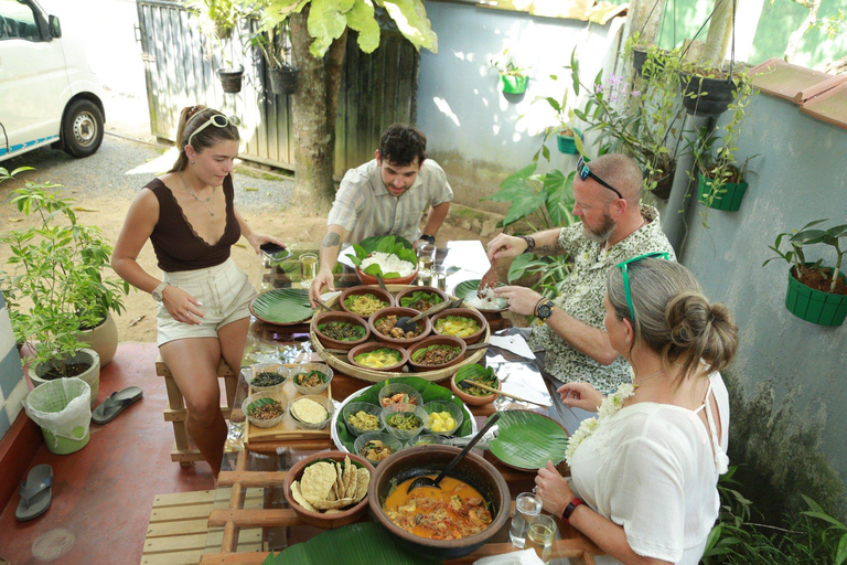 Galle Fort Walk: Silver Jewelry Making & Home-Cooked Food