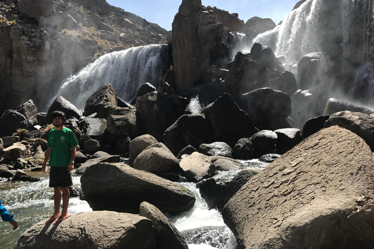 Arequipa: Pillones Waterfall and Stone Forest Arequipa: Pillones Waterfalls and Bosque de Piedras-Full Day