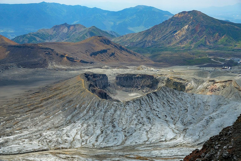 Von Fukuoka aus: Tagestour zur Burg Kumamoto, Mt. Aso &amp; Kurokawa