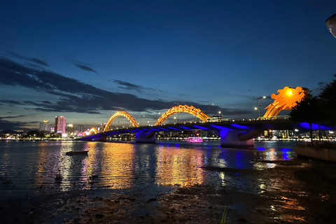 Da Nang: Tour gastronomico serale in motocicletta