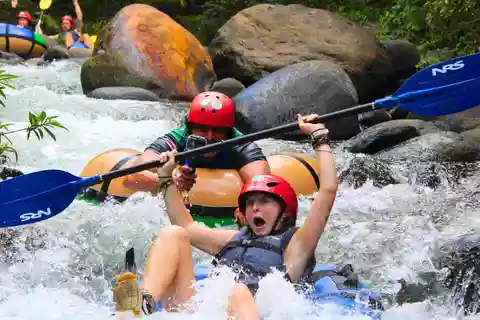 Liberia: La Leona Waterfall River Tubing