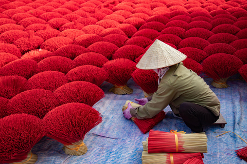 Hanoi: Quang Phu Cau Incense Village Photography Tour