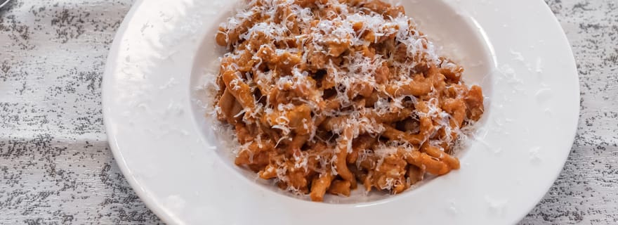 Milan : Cours pratique de cuisine de pâtes et de desserts et accords mets-vins