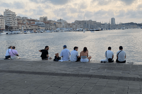 Z Marsylii do Cassis: podróż do serca calanques i tradycji.Marsylia - Cassis: opcja publiczna