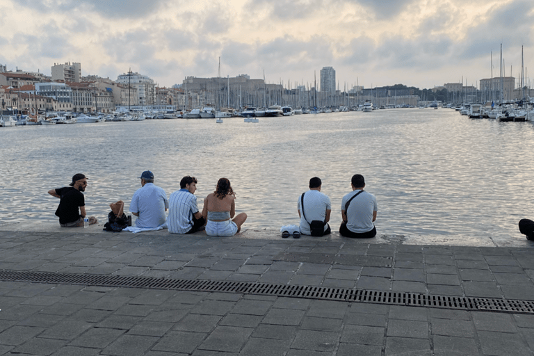 Z Marsylii do Cassis: podróż do serca calanques i tradycji.Marsylia - Cassis: opcja publiczna