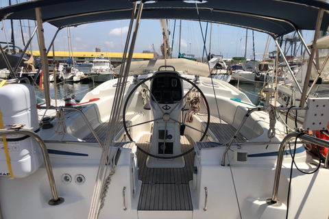 Alicante: Sailboat ride in Alicante Bay Private sailing trip in Alicante Bay