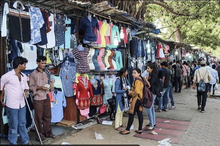 Mumbai: Authentic Shopping Experience with Local Guide Mumbai Half Day Shopping Tour Guide with Car