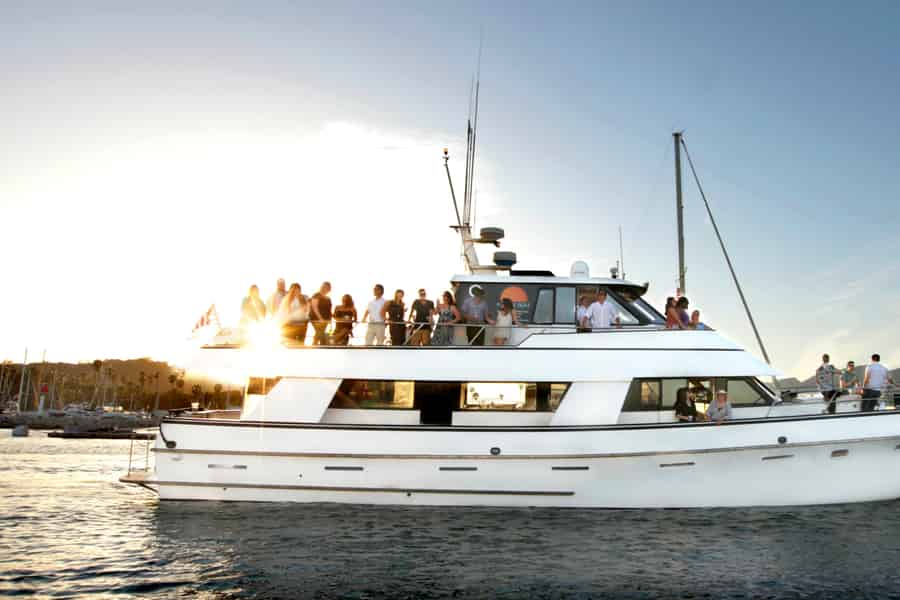 Santa Barbara Yacht Cruise entdecken. Foto: GetYourGuide Santa Barbara Yacht Cruise entdecken. Foto: GetYourGuide