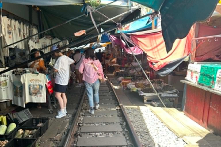 From Bangkok: Floating Market & Railway Market Day Trip