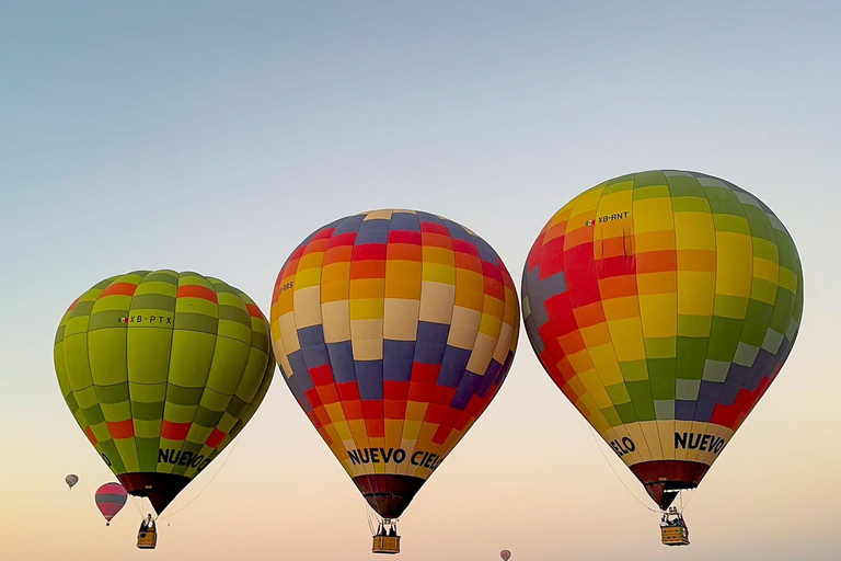 Från Mexico City: Luftballongflygning &amp; Frukost &amp; upphämtningluftballongflygning i Teotihuacan