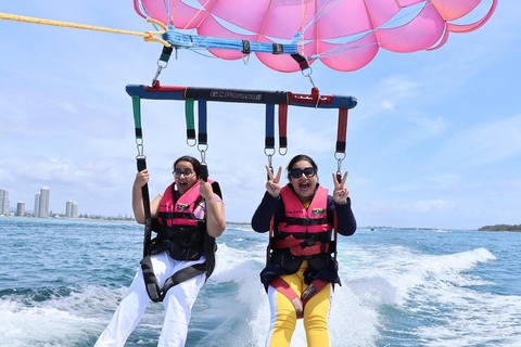 Gold Coast: Surfers Paradise - Parasail & Jetboat Combo