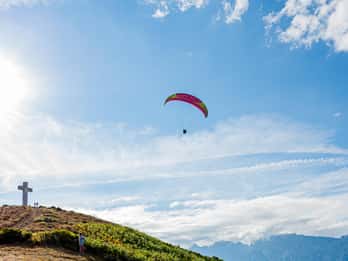 Potes: Voo de parapente nos Picos de Europa com pilotos profissionais