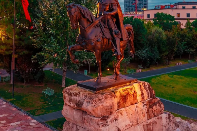 与当地司机一起在 6 小时内探索地拉那当地司机带你在 6 小时内探索地拉那