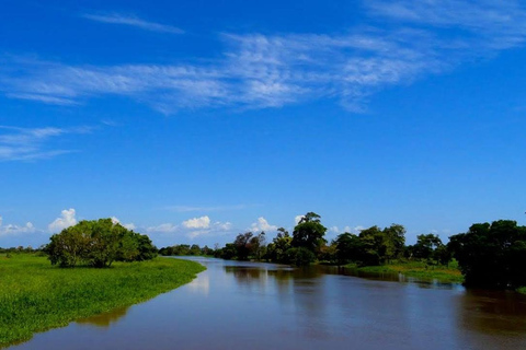Meeting of the Waters: Tapajós and Amazon Rivers in Santarém Meeting of the Waters: Tapajós and Amazon in Santarém