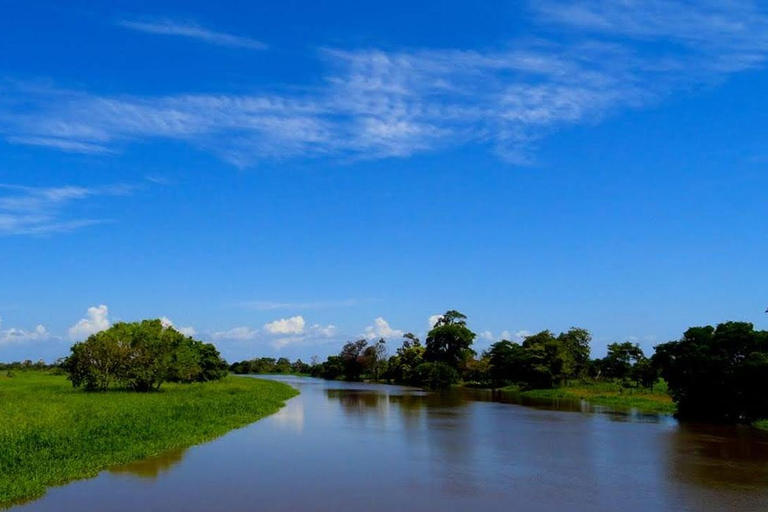 Meeting of the Waters: Tapajós and Amazon Rivers in Santarém Meeting of the Waters: Tapajós and Amazon in Santarém