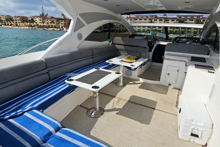 Cancun: Luxury Sunseeker 50 Yacht Charter to Isla Mujeres