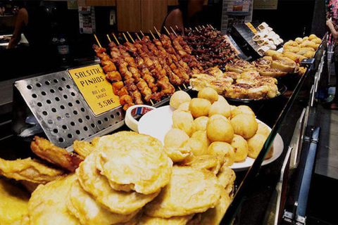 Barcelona: Street Food & Sightseeing Tour with Local Market