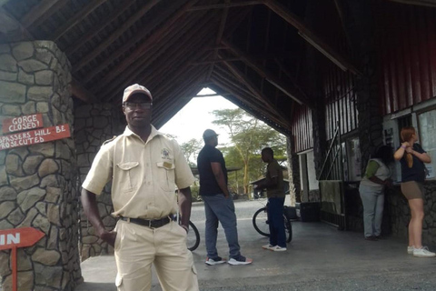 DAY TRIP HELL&#039;S GATE AND LAKE NAIVASHA FROM NAIROBI