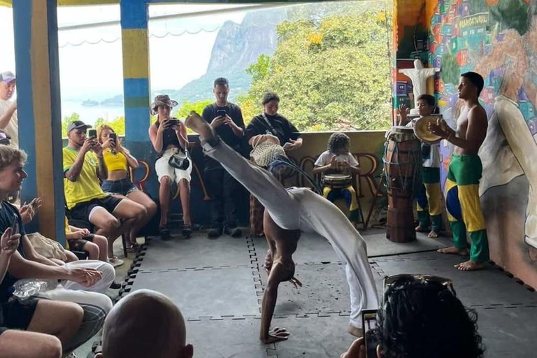 Rio de Janeiro: Private Rocinha Tour by Two Local Cousins