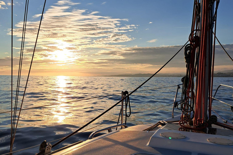 Sitges Sunset: Guided Tour by Sailboat along the Sitges Coast.