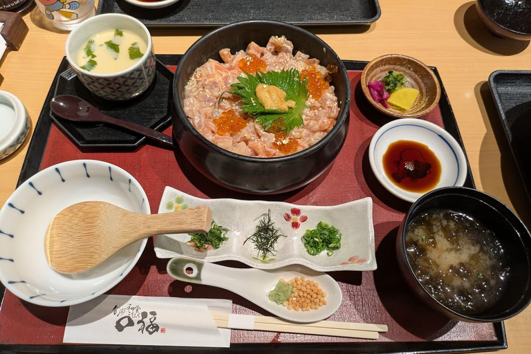 Tour di un giorno a Takayama, Shirakawa-go e KanazawaTakayama, Shirakawa-go &amp; Kanazawa Full-Day Tour