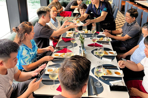 河内/卡巴兰哈湾游轮 - 皮划艇、按摩浴缸、滑水道河内/吉婆兰哈湾游船之旅：皮划艇、按摩浴缸、滑水道