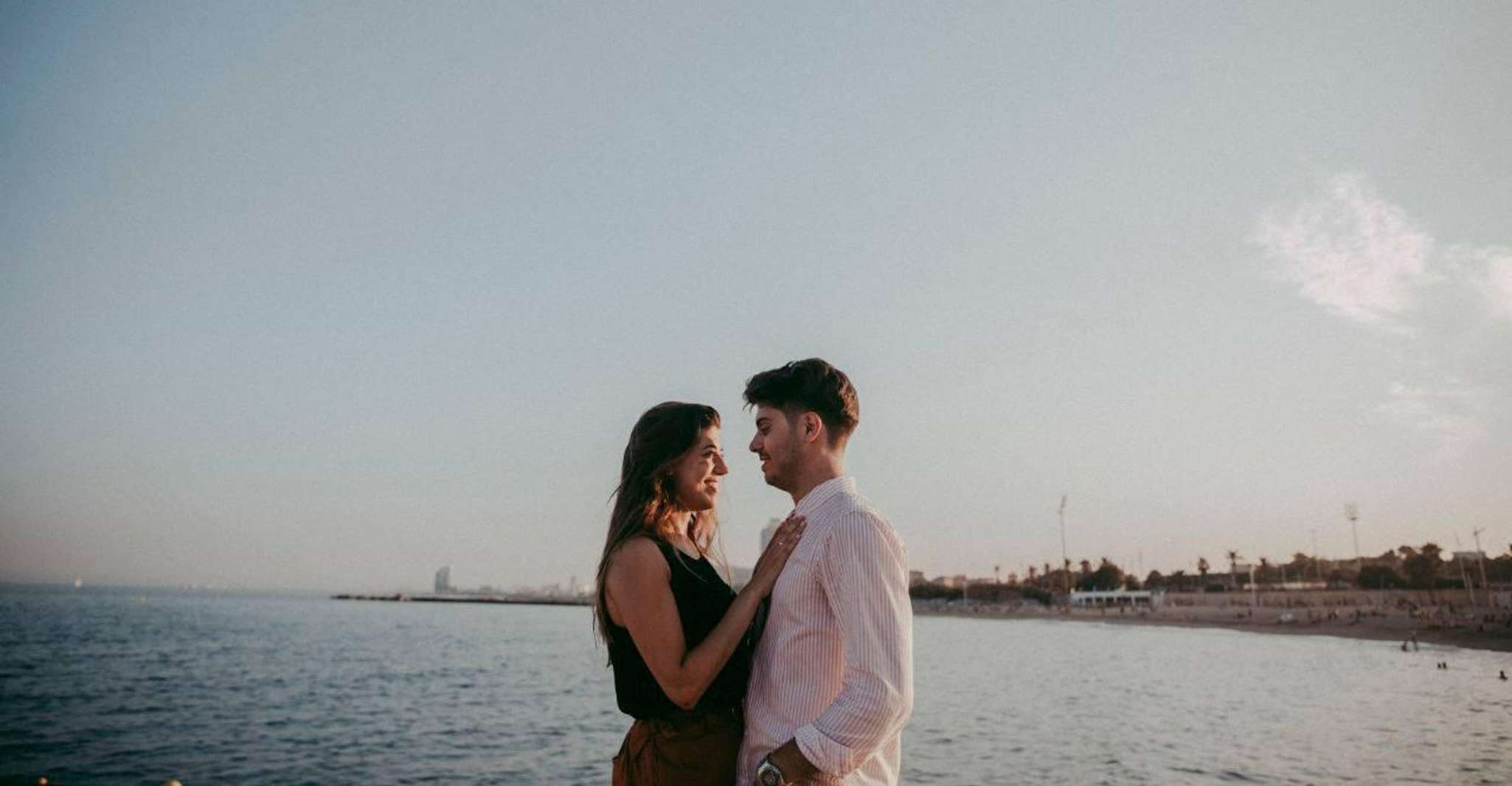 Calella, Photoshoot for two, on the beach, at Sunset. - Housity