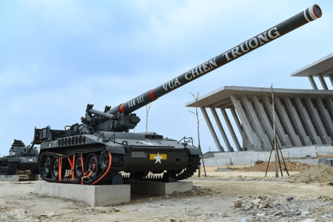 Hanoi: Military History Museum, Hoa Lo Prison & Gardens Tour Small Group: All-In-One Tour: Highlights & Train Street