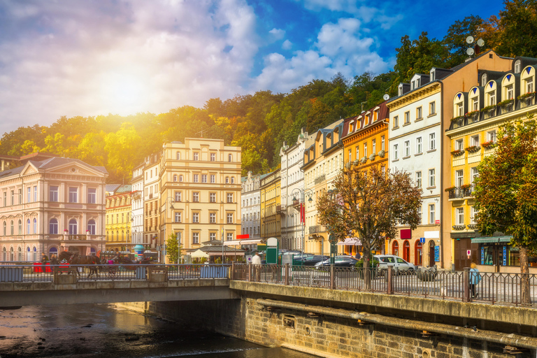 From Prague: Karlovy Vary and Loket Excursion (Optional Castle) Sightseeing Tour in Spanish - WITH ADMISSION