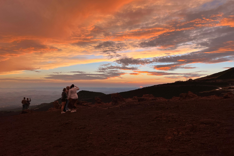 COUCHER DE SOLEIL À ETNA : VISITE GUIDÉE D'ETNA AVEC PRISE EN CHARGE DEPUIS CATANE