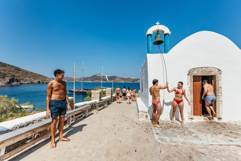Milos: Kleftiko Cruise with Meal, Drinks and Photos at Sykia