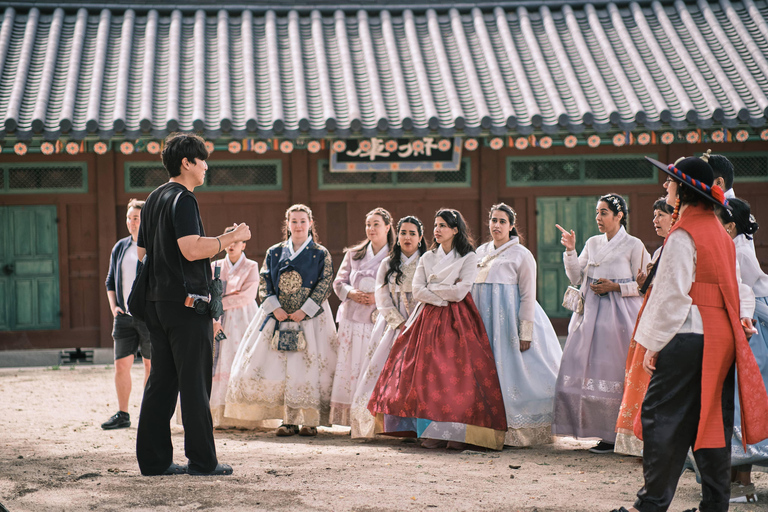 Seoul: UNESCO Palace History Tour, Photos & Optional Hanbok
