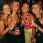 Praga: giro dei pub con bevande illimitate, bar e ingresso al club