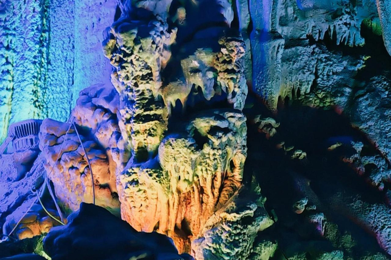 Guilin: Solitary Beauty Peak & Reed Flute Cave Private Tour Guilin: Solitary Beauty Peak & Reed Flute Cave & Tour Guide