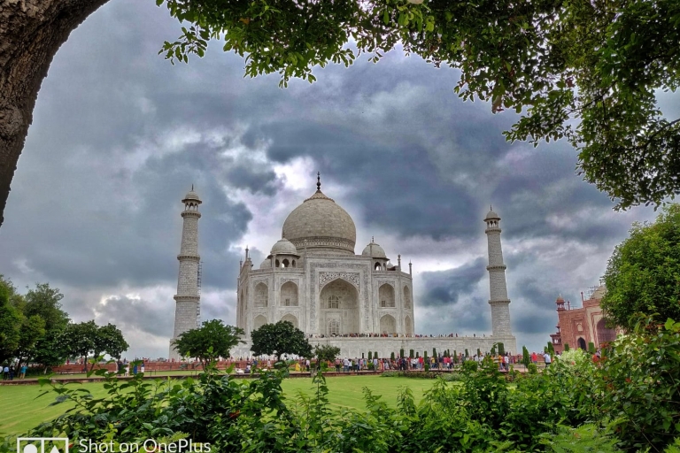 Taj Mahal und Fort Skip-the-Line-Tickets & Führer buchenTaj Mahal & Fort: Skip the Line Eintritt mit Auto und Führer