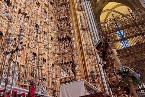 Seville: Guided visit to the Alcázar, Cathedral and Giralda