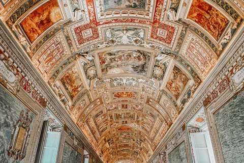 Vatican Museums Sistine Chapel & Saint Peter Basilica tour