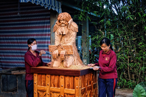 Hoi An: 3-Hour Wood Carving Class with Local Artist