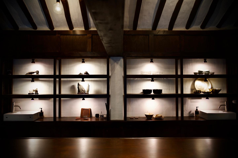 Clase de cocina Royal Seoul en un hanok centenarioClase de cocina real de Seúl en una casa tradicional hanok de 100 años de antigüedad