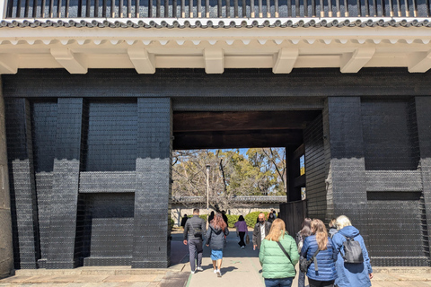 Osaka: Osaka Castle Guided Tour with Local Guide