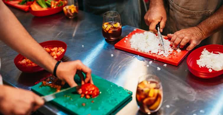 Madrid: Paella and Sangria Workshop in the City Center photo 10