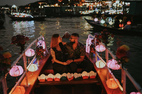 Hoi An: Private Photoshoot with Rowboat Ride & Lanterns