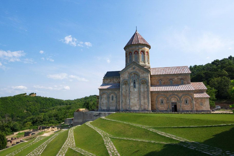 Tbilisi: Kakheti Wine Tour, Sighnaghi & Monasteries