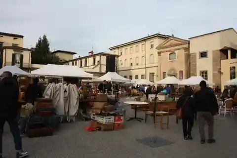 BASIC Lucca: join a 'must see' walking tour! (English)