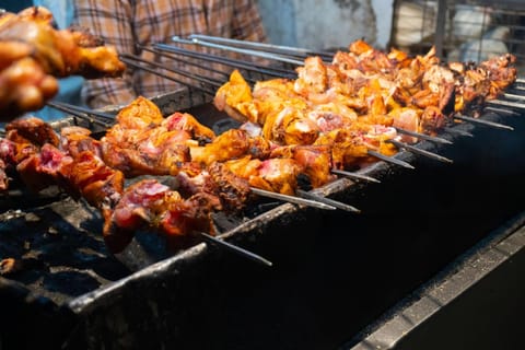 Mumbai’s Street Food Heaven: Mohammad Ali Road Special Tour