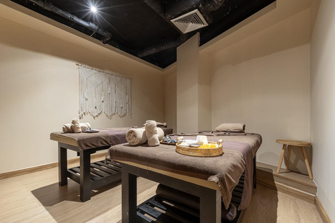 Bangkok: ThaiThai Massage near BTS Asok (Sukhumvit 25) Coconut Aromatherapy Oil Massage (90 Min)