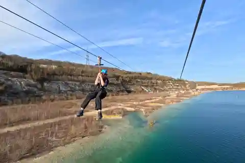 St Andrews Lakes: Zip Wire Experience