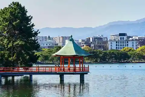 Customizable Walking Tour with Ramen Tasting and Local Guide