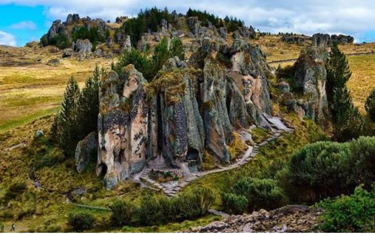 Von Cajamarca aus: Cumbemayo, Steinwald und präinkaischer Kanal
