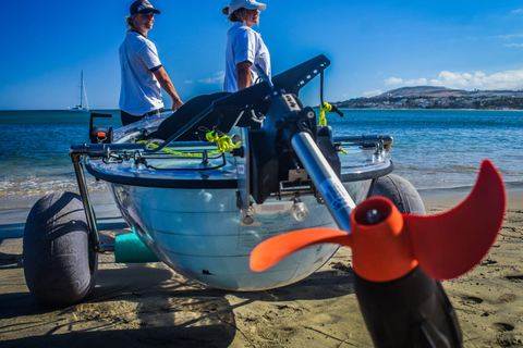 Fuerteventura: Kayak elettrico trasparente con guidaTour nautico premium in kayak elettrico trasparente